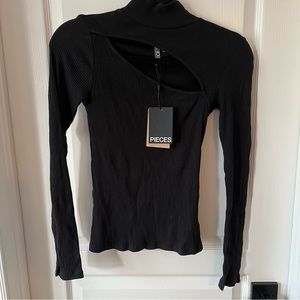 NWT Pieces Black Ripped Turtleneck M